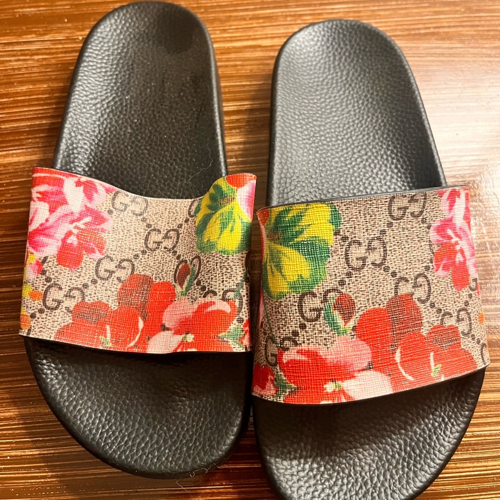 Lightly used Gucci Supreme floral slide sandal